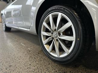 2013 Volkswagen Golf - Thumbnail