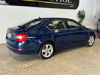 2016 Skoda Octavia - Thumbnail