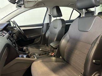 2016 Skoda Octavia - Thumbnail