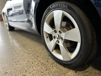 2016 Skoda Octavia - Thumbnail