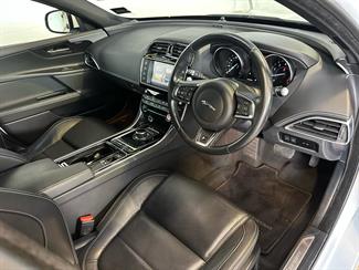 2018 Jaguar XE - Thumbnail
