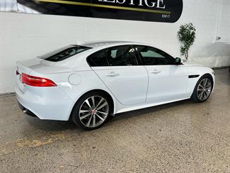 2018 Jaguar XE - Thumbnail