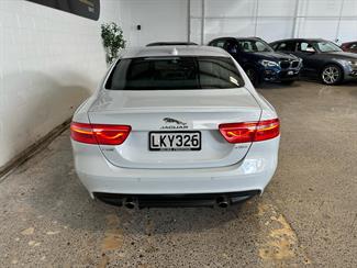 2018 Jaguar XE - Thumbnail