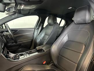 2018 Jaguar XE - Thumbnail