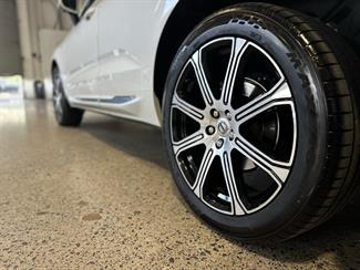 2019 Volvo XC60 - Thumbnail