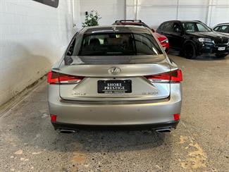 2017 Lexus IS 200t - Thumbnail
