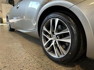 2017 Lexus IS 200t - Thumbnail