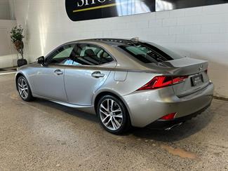 2017 Lexus IS 200t - Thumbnail