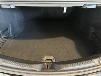 2017 Mercedes-Benz E 200 - Thumbnail