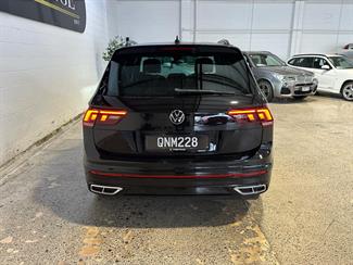 2024 Volkswagen Tiguan - Thumbnail