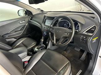 2016 Hyundai Santa Fe - Thumbnail