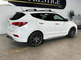 2016 Hyundai Santa Fe - Thumbnail