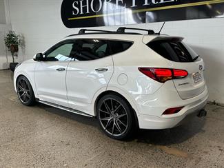 2016 Hyundai Santa Fe - Thumbnail