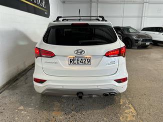 2016 Hyundai Santa Fe - Thumbnail