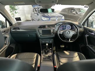 2017 Volkswagen Tiguan - Thumbnail