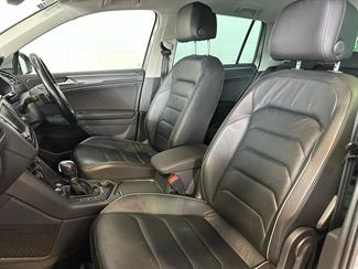 2017 Volkswagen Tiguan - Thumbnail