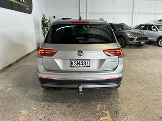2017 Volkswagen Tiguan - Thumbnail