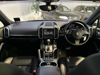 2012 Porsche Cayenne - Thumbnail