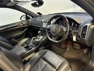 2012 Porsche Cayenne - Thumbnail