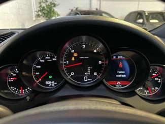 2012 Porsche Cayenne - Thumbnail