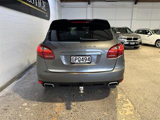 2012 Porsche Cayenne - Thumbnail