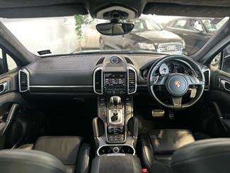 2014 Porsche Cayenne - Thumbnail