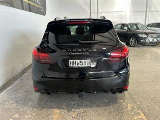 2014 Porsche Cayenne - Thumbnail