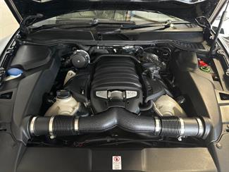 2014 Porsche Cayenne - Thumbnail