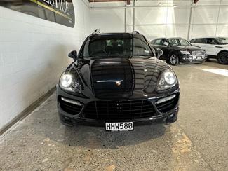 2014 Porsche Cayenne - Thumbnail