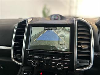 2014 Porsche Cayenne - Thumbnail