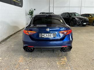 2019 Alfa Romeo Giulia - Thumbnail