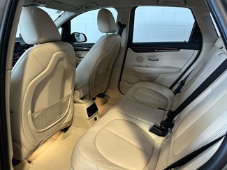 2017 BMW 225xe - Thumbnail