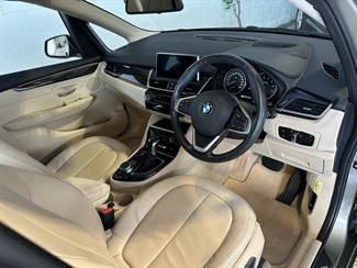 2017 BMW 225xe - Thumbnail
