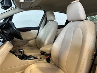 2017 BMW 225xe - Thumbnail