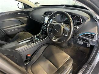 2018 Jaguar XE - Thumbnail