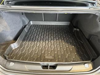 2018 Jaguar XE - Thumbnail