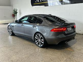 2018 Jaguar XE - Thumbnail