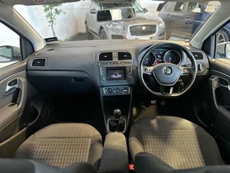 2017 Volkswagen Polo - Thumbnail