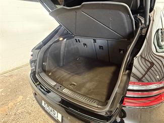 2017 Porsche Macan - Thumbnail