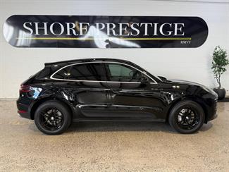 2017 Porsche Macan - Thumbnail