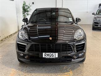 2017 Porsche Macan - Thumbnail