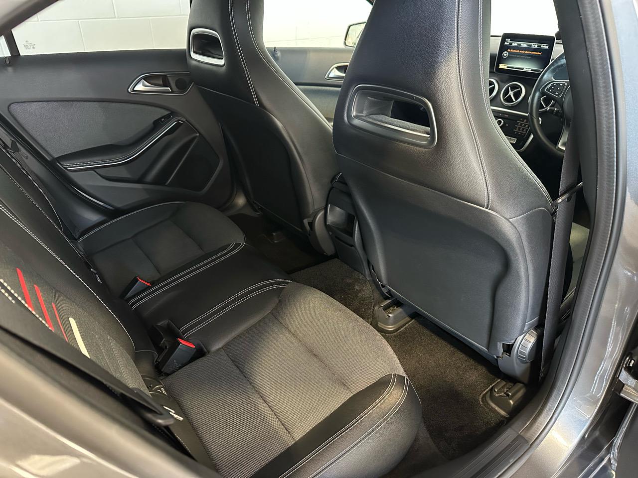 2017 Mercedes-Benz A 180