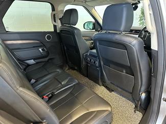 2018 Land Rover Discovery - Thumbnail