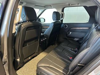 2018 Land Rover Discovery - Thumbnail