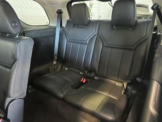 2018 Land Rover Discovery - Thumbnail