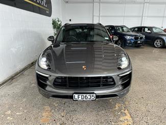 2018 Porsche Macan - Thumbnail