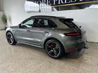 2018 Porsche Macan - Thumbnail