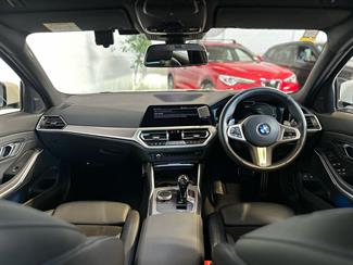 2020 BMW 330e - Thumbnail