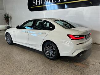 2020 BMW 330e - Thumbnail