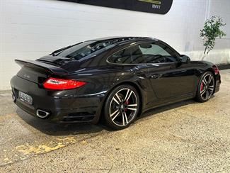2010 Porsche 911 - Thumbnail